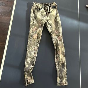 Roses floral print skinny jeans